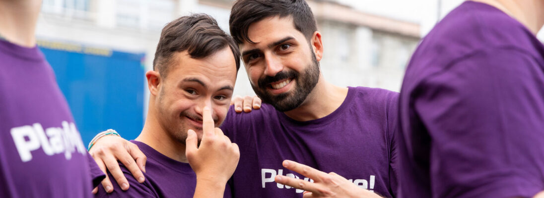 ragazzi felici inclusione